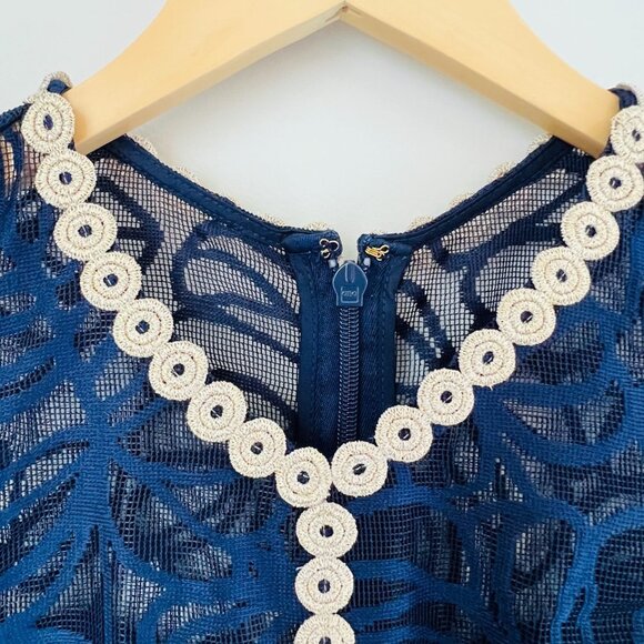 Lilly Pulitzer NWT Leigh Stretch Shift Dress True Navy & Gold Lace Detail Sz 6 - Picture 7 of 16